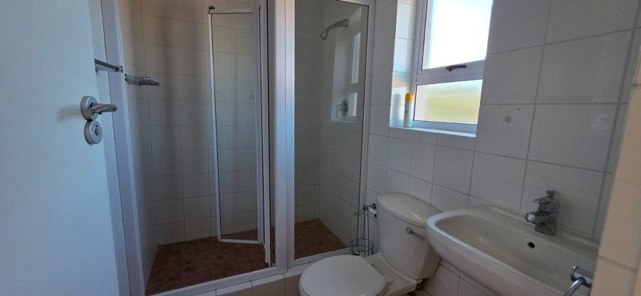 To Let 1 Bedroom Property for Rent in Voelklip Western Cape